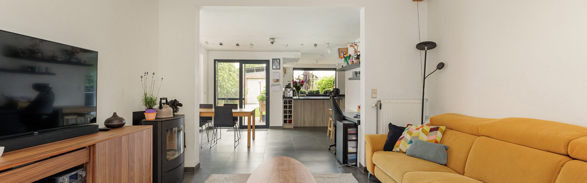 Gebouw voor gemengd gebruik te koop in Waasmunster