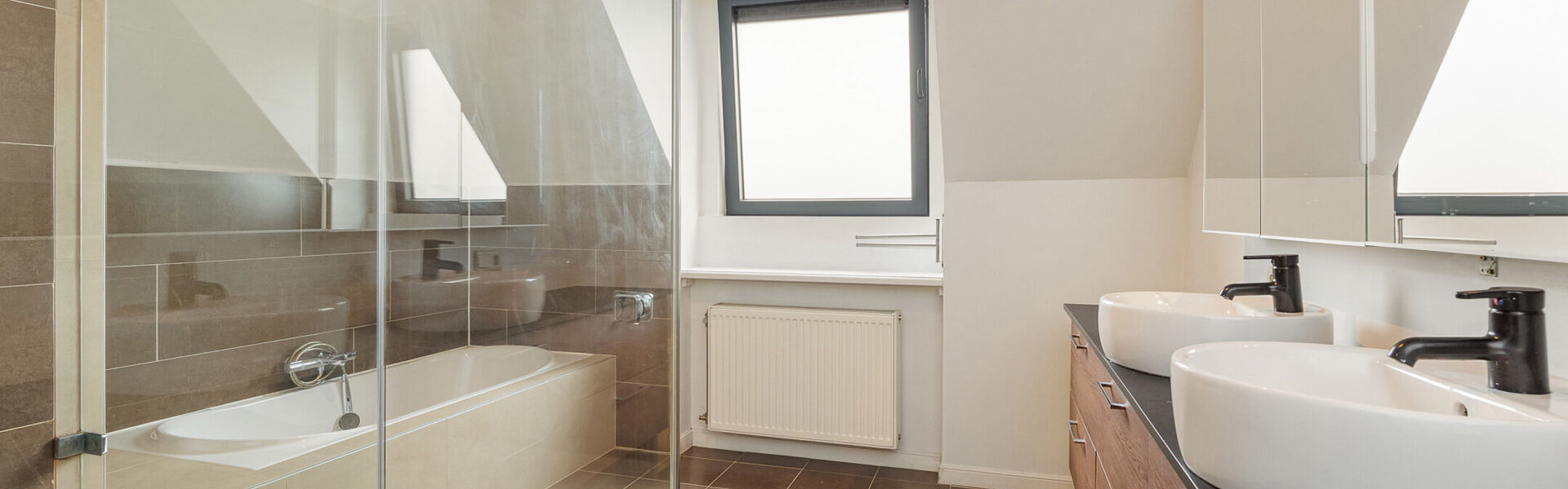 Gebouw voor gemengd gebruik te koop in Waasmunster
