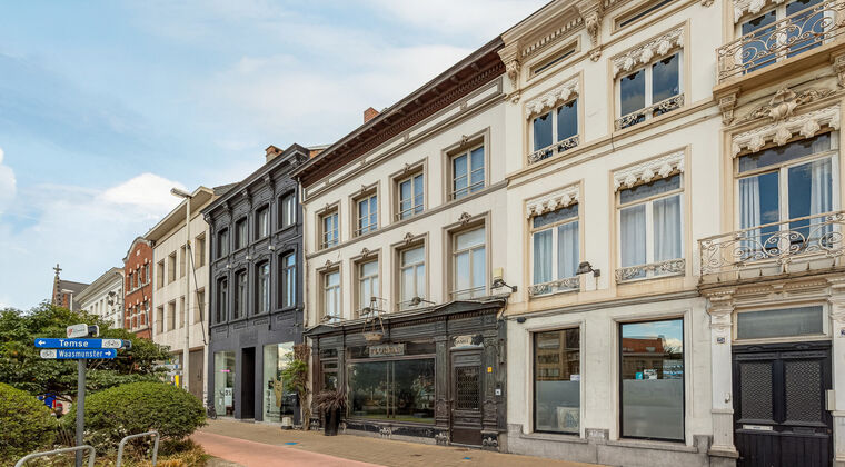 Gebouw voor gemengd gebruik te koop in Sint-Niklaas
